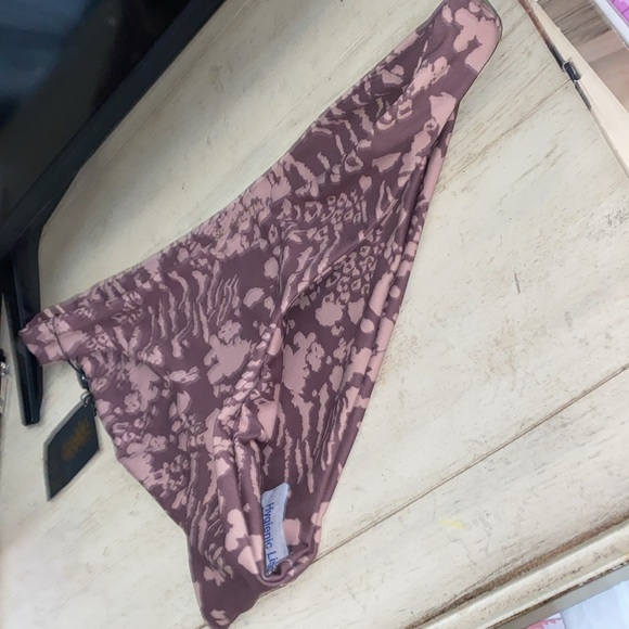 New Skatie Bikini Bottoms, Brown & Tan, Size X-Large, 21% Spandex, Sustainable - Picture 4 of 6